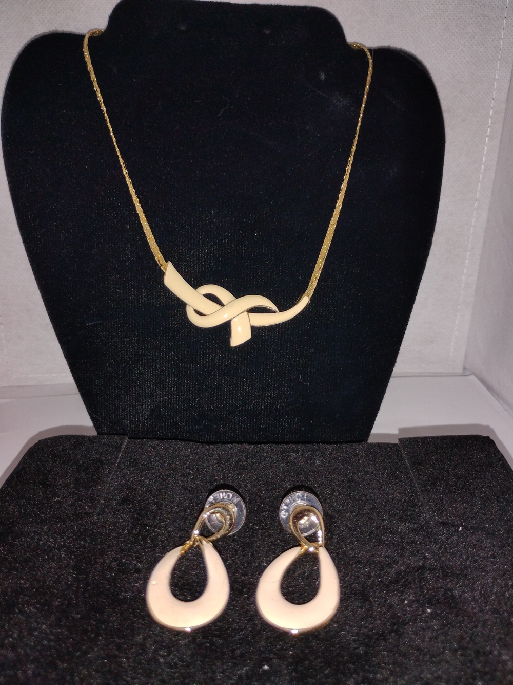 Monet 1980s White & Gold Tone Enamel Mold Necklace & Earrings
